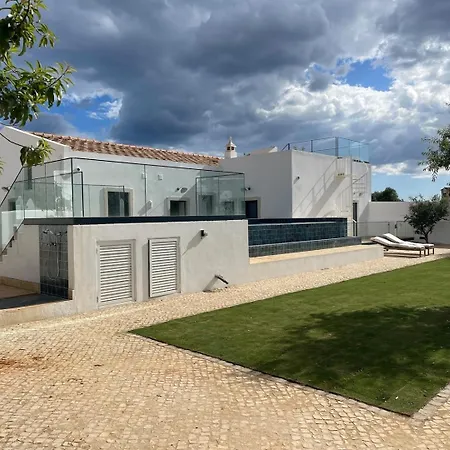 펜션 Monte Geracoes - Complete House - Heated Pool - Typical Algarvian - Close To Quinta Vale Lobo And Vilamoura 알만실